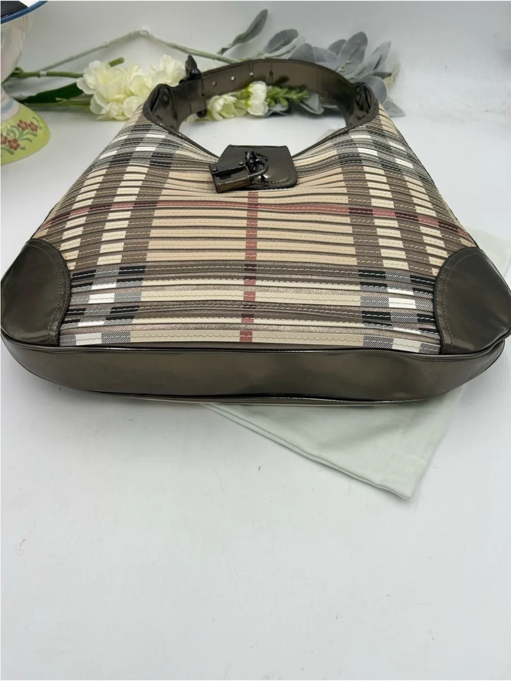 Women’s Burberry Brook hobo bag canvas check made in Italy pristine condition